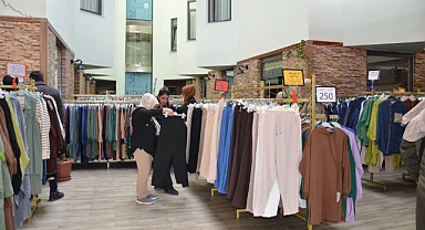 Ardahan'da büyük fırsat: Sinanurmoda tesettür giyim festivali başladı!