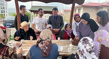 Ardahan'da huzurevi sakinlerinin doğum günleri kutlandı