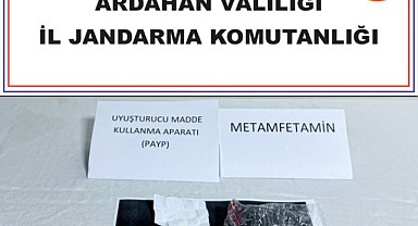 Ardahan'da uyuşturucu satışı yapan 4 zanlı tutuklandı