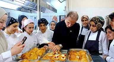 Ardahan Üniversitesi öğrencileri ünlü şeflerden uygulamalı eğitim aldı