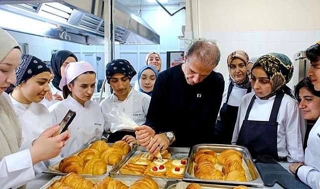 Ardahan Üniversitesi öğrencileri ünlü şeflerden uygulamalı eğitim aldı
