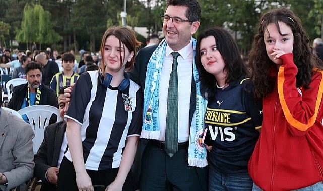 Başkan Çerkez, Fenerbahçe maçını gençlerle birlikte izledi