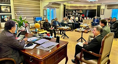 Başkan Demir, kurmaylarıyla toplantı yaptı