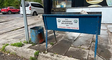 Belediyenin koyduğu 'çöp kovası' görüntü kirliliği yapıyor