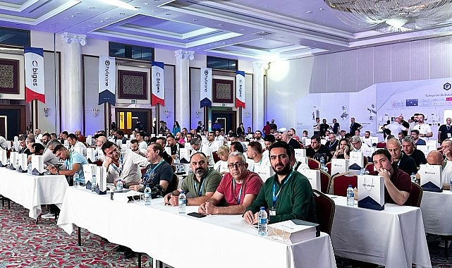 Bilişim Uzmanı Işıklı, teknoloji kampında Doğu Anadolu'yu onurlandırdı