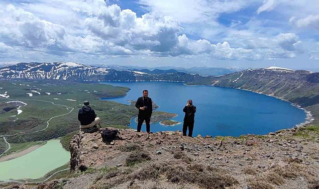 Dünyanın ikinci büyük krateri olan Nemrut, zirveden görüntülendi