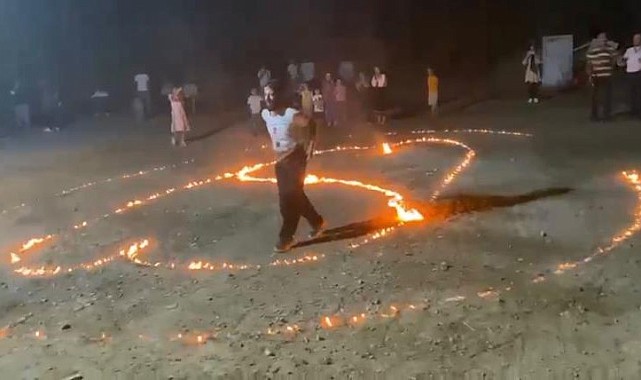 Elazığ'da çılgın davulcudan ateşli şov