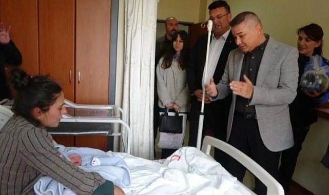 Emniyet Müdürü Şener'den, anlamlı "Anneler günü" ziyareti