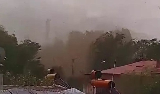 Erzurum'da hortum evlerin çatılarını uçurdu