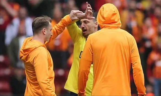 Galatasaray taraftarının yaptığına bakın! Bu Mert Hakan Yandaş pankartı ortalığı karıştırır