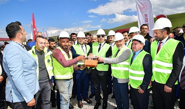 Göle'de 250 kişilik öğrenci yurdunun temeli atıldı