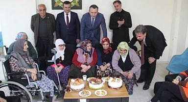 Huzurevi'ndeki anneler unutulmadı