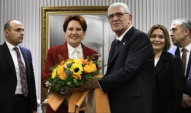 İYİ Parti'de devir teslim töreni! Akşener koltuğu Dervişoğlu'na bıraktı