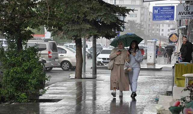 Kars'a yağmur etkili oluyor