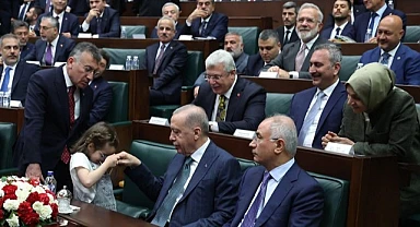 Minik Aslı, Cumhurbaşkanı Erdoğan’ın elini öptü