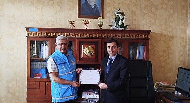 Müftü Kalkan, Türkiye Diyanet Vakfı'na kurbanını bağışladı