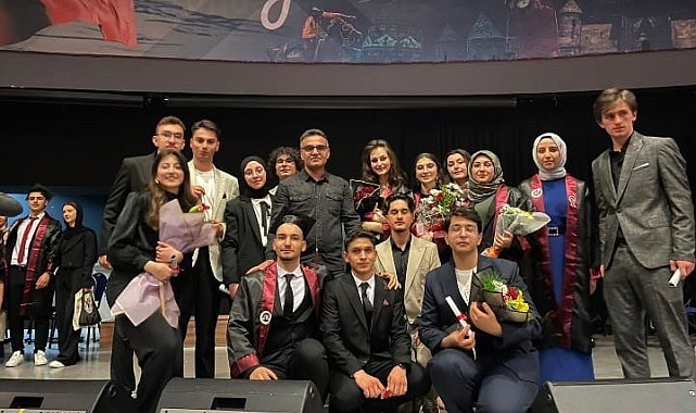 Mümtaz Turhan Anadolu Lisesi ilk mezunlarını verdi