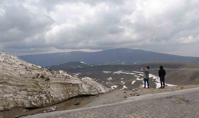 Nemrut Krater Gölü'nde kartpostallık görüntüler