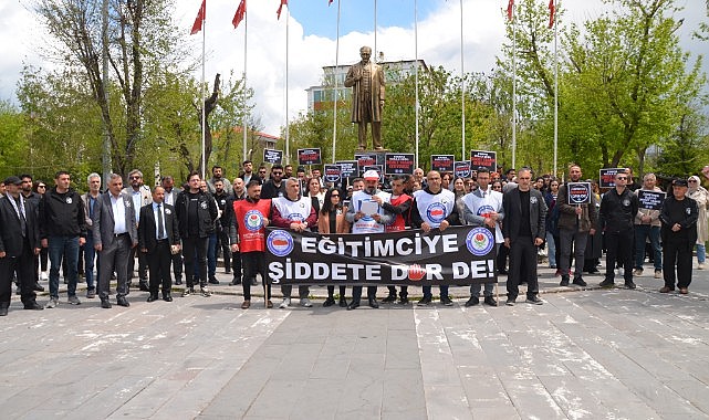 Öğretmenler "Şiddete Hayır" diye haykırdı