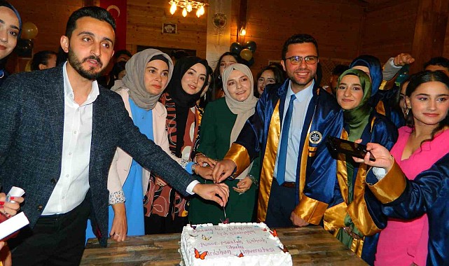 Posof Meslek Yüksek Okulunda mezuniyet coşkusu