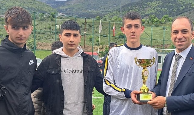 Posof’ta futbol turnuvası