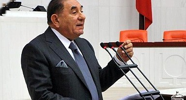 Prof. Dr. Esfender Korkmaz, Çıldır'a öğretmenevi yaptırıyor
