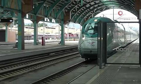 Sivas-İstanbul arası 7 saat kısaldı: YHT Sivas’a ilk seferini yaptı