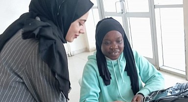 Ülkü Ocakları, eğitim seti dağıttı