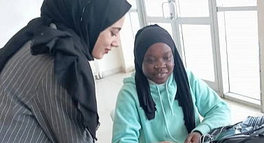 Ülkü Ocakları, eğitim seti dağıttı