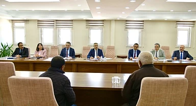 Vali Çiçek, Halk Günü’nde vatandaşları dinledi