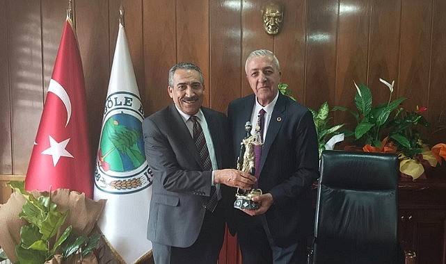 Yücel Akkoç, Göle Belediye başkanı Gökhan Budak’ı ziyaret etti
