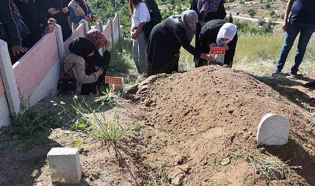 7 ay yoğun bakımda kaldıktan sonra hayatını kaybetmişti: Ziyaretine gideceği anneannesinin yanına defnedildi