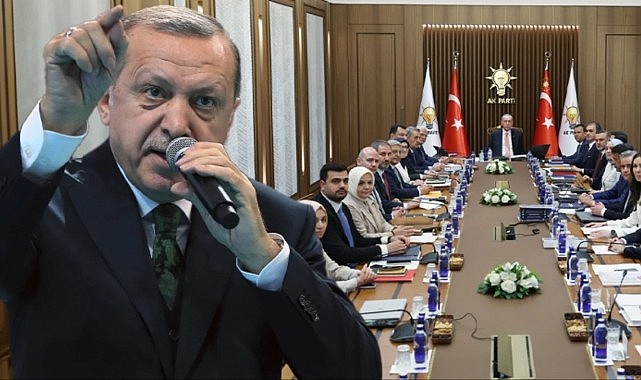 AK Parti'de değişim başladı! Cumhurbaşkanı Erdoğan, 31 Mart'ın faturasını 7 il başkanına kesti
