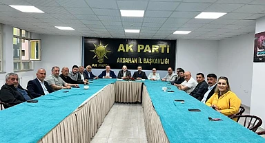 AK Parti İl teşkilatı değerlendirme toplantısı gerçekleştirdi
