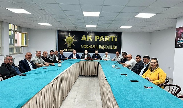 AK Parti İl teşkilatı değerlendirme toplantısı gerçekleştirdi