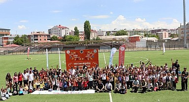 Ardahan'da çocuk oyunları şenliği düzenlendi