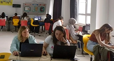 Ardahan'da öğretmenler yapay zeka eğitiminde buluştu