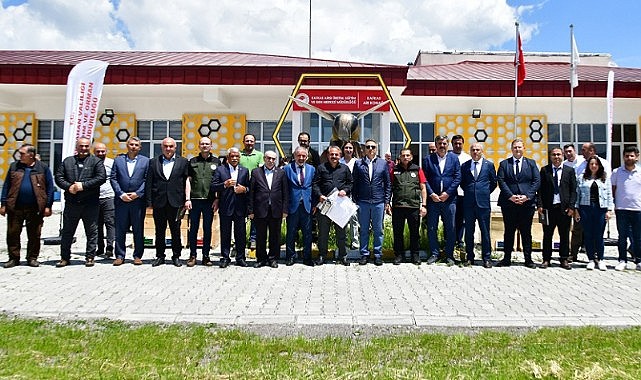 Ardahan’da üreticilere organik arı kovanı dağıtıldı