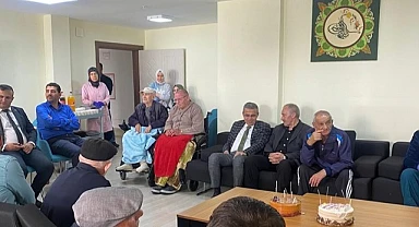 Ardahan Sosyal Hizmetler Müdürlüğü ‘Babalar gününü’ huzurevinde kutladı