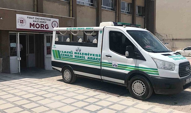 Arkadaşına yardıma gitmişti, çatıdan düşerek hayatını kaybetti.