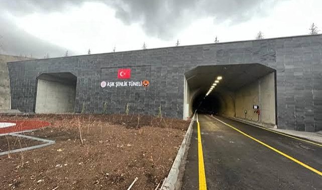 Aşık Şenlik Tüneli'nde trafik kapatıldı