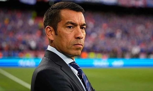 Beşiktaş'ın yeni teknik direktörü Giovanni van Bronckhorst oldu