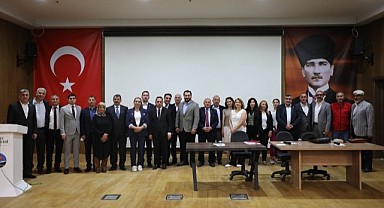 Burak Taştan’dan, Kars Belediye başkanı Ötüger Senger’e plaket
