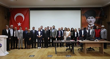 Burak Taştan’dan, Kars Belediye başkanı Ötüger Senger’e plaket