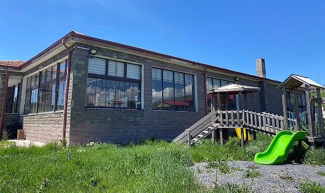 Çıldır gölü manzarasında lezzet noktası Göl Vadisi Restoran hizmete girdi