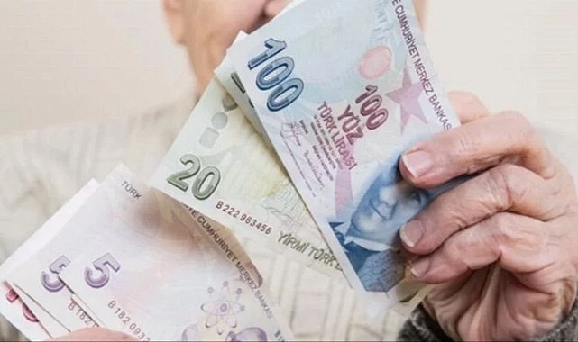 Emeklilere bayram ikramiyesi ödemeleri bugün başlıyor! İşte 4A, 4B ve 4C'li emeklinin ödeme takvimi