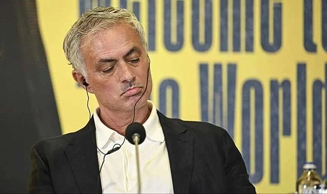 Fenerbahçe'de ilk ayrılık! Jose Mourinho, 1 saniye bile izlemeden o yıldızın biletini kesti