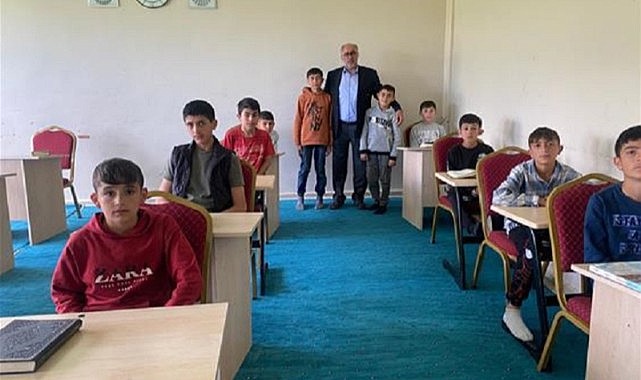 Haydi, çocuklar camiler sizlerle şenlensin