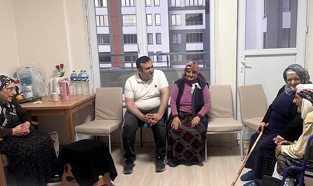 İl Müdürü Çetinkaya, yaşlıları hastanede ziyaret etti
