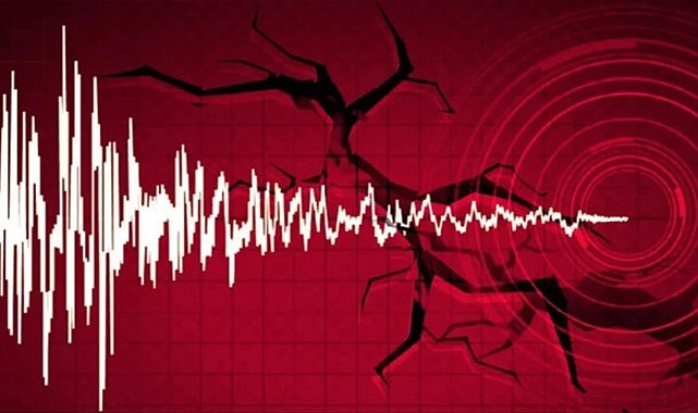 Japonya'da deprem: 5 bina çöktü